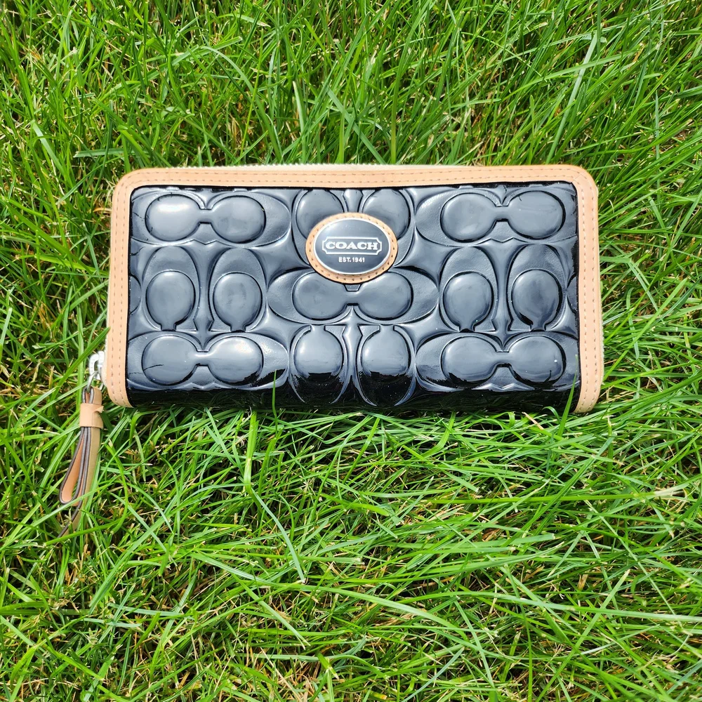 Coach Black and Tan Patent Leather Wallet - Picture 2 of 8